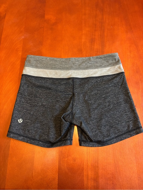 lululemon athletica Pants - lululemon athletica Women’s Gray Athletic Shorts with Contrast Waistband